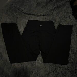 Lululemon cropped leggings size 4 high wasted black.